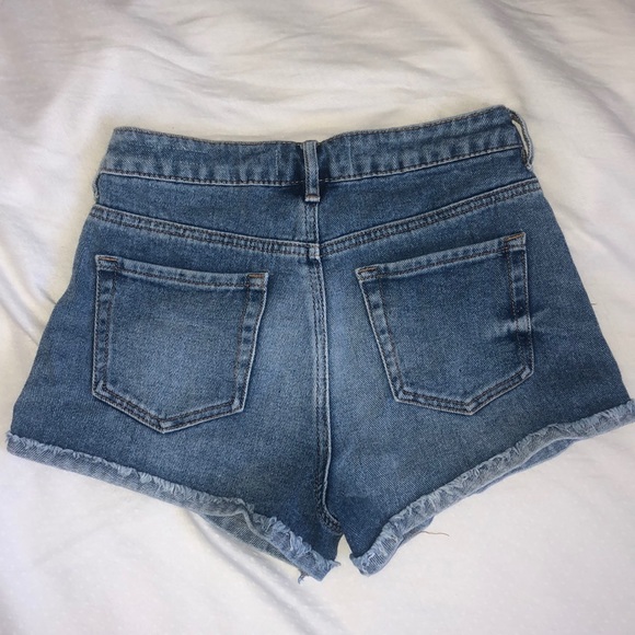 Shorts - Picture 2 of 3